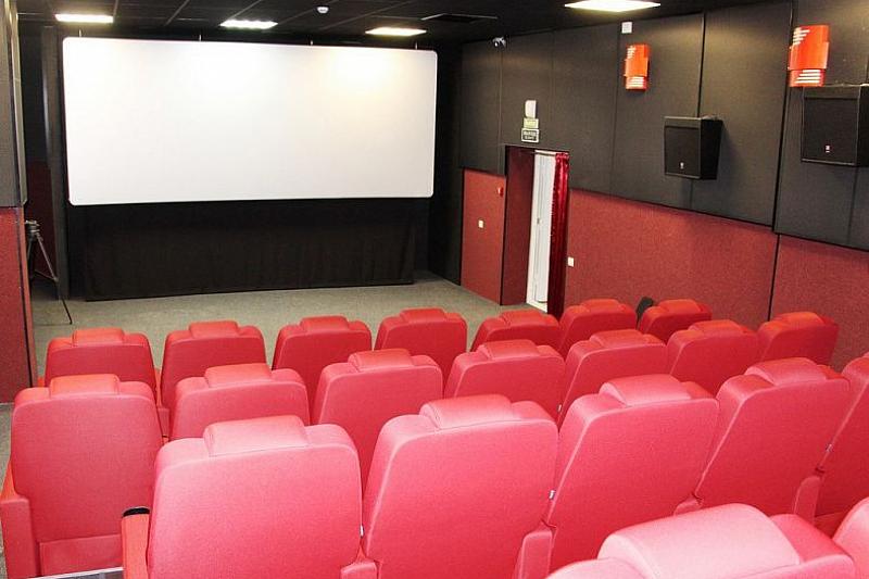 В Краснодарском крае до 2024 года отремонтируют 17 кинозалов