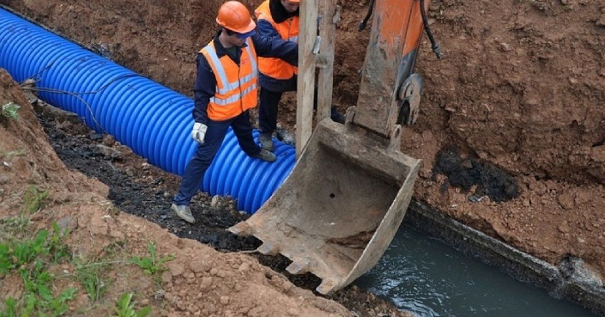 Водопроводные сети. Наружные сети канализации. Прокладка труб водопровода. Прокладка сетей канализации. Прокладка наружных сетей водопровода.