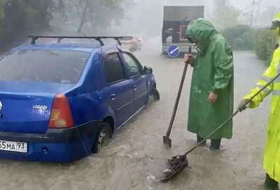 Десять ведер воды на квадратный метр: рекордное количество осадков вылилось на Сочи