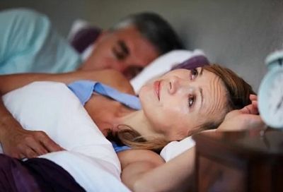 Ночью не спится: как плохой сон влияет на мозг человека после 45 лет, и что с этим делать