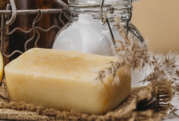 Вернет вам здоровье и красоту: 6 причин иметь в доме простое хозяйственное мыло
