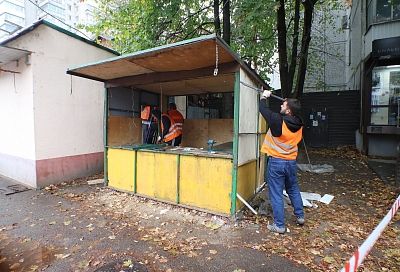 Гаражи, ворота, шлагбаумы. От 53 незаконных строений очистили Краснодар в апреле