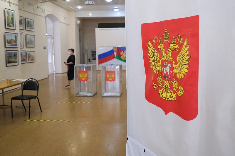 Краснодарцы активно голосуют за поправки к Конституции России 