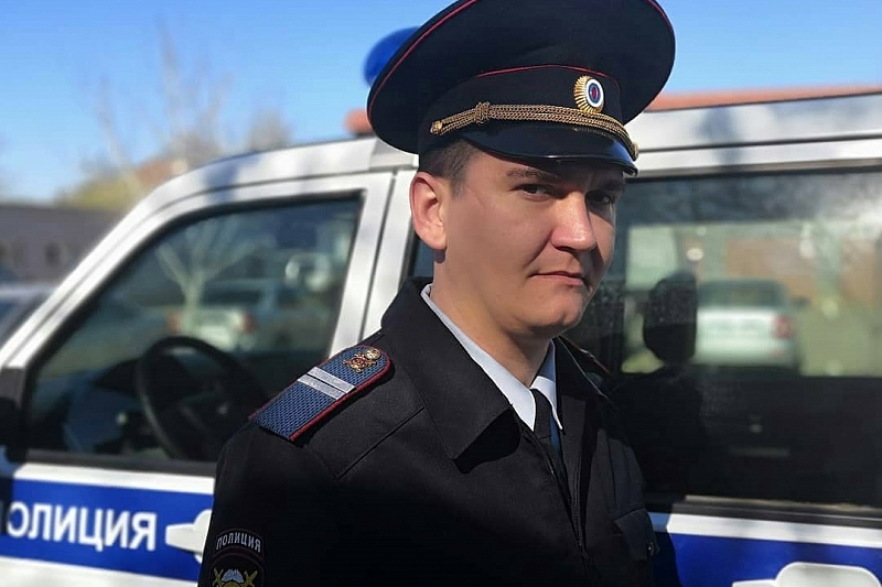 В Краснодарском крае полицейский помог беременной пятым ребенком женщине, у которой дома начались роды