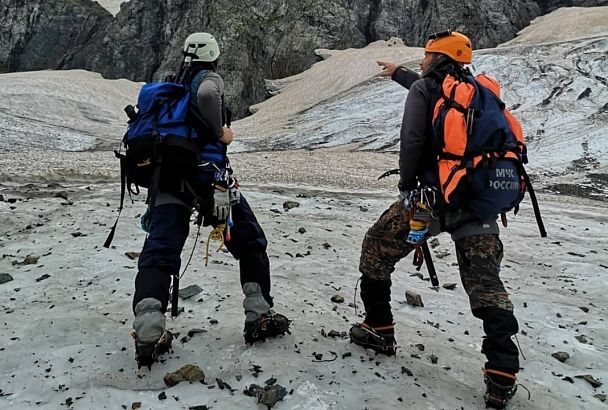 Спасатели продолжают поиски пропавшего в горах Сочи туриста из Челябинской области