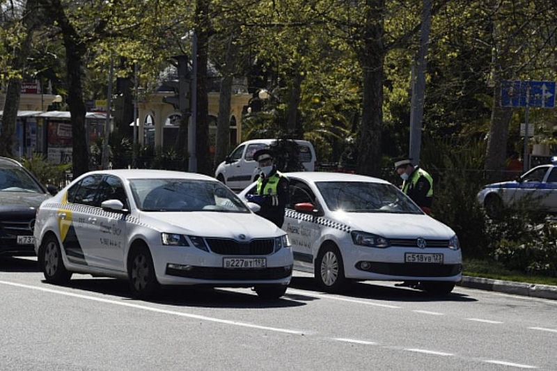 В Сочи около 100 водителей заплатят штрафы за нарушение карантина