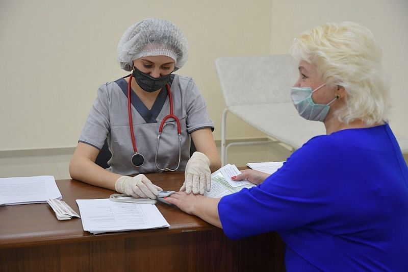 Первые пункты вакцинации от коронавируса открылись в торговых центрах Новороссийска и Сочи