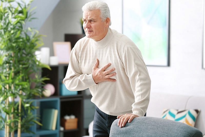 Назван ранний симптом развития инфаркта у пожилых людей 