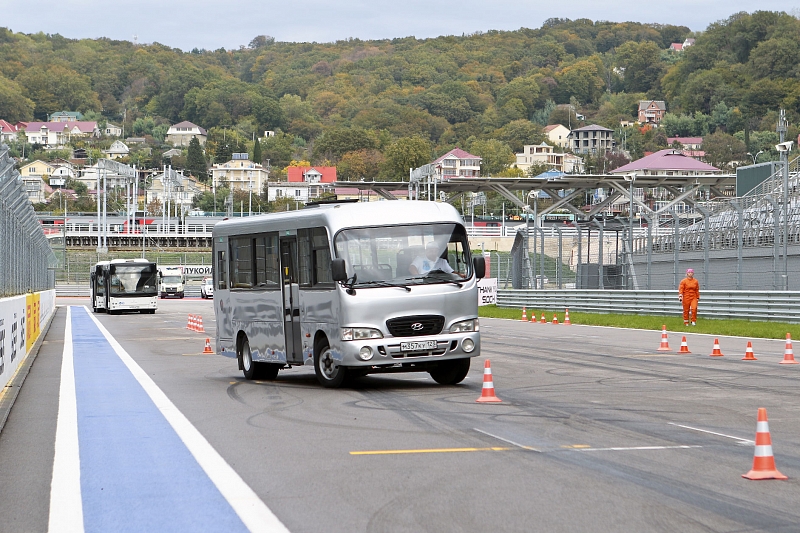 На трассе «Формулы 1» в Сочи определят лучших водителей автобусов и такси