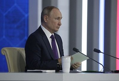 Общения с близкими мало, спорт есть: Путин ответил на личные вопросы