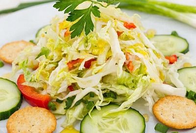 Открываем  банку консервов и готовим быстрый и полезный салат: идеальный ужин за 3 минуты