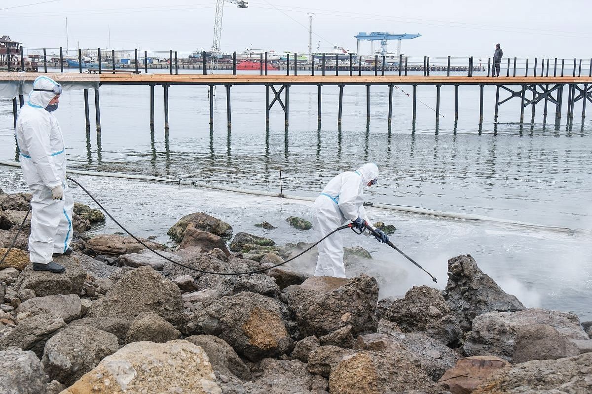 Власти Анапы увеличили требования по спору о крушении танкеров до 670 млн рублей