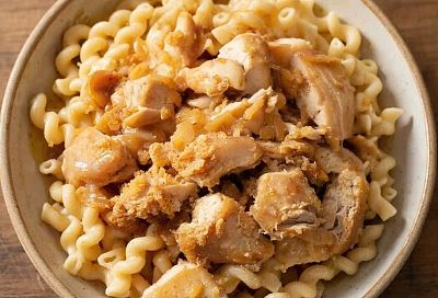 Когда нет времени на готовку, выручает этот простой рецепт с макаронами и куриной грудкой