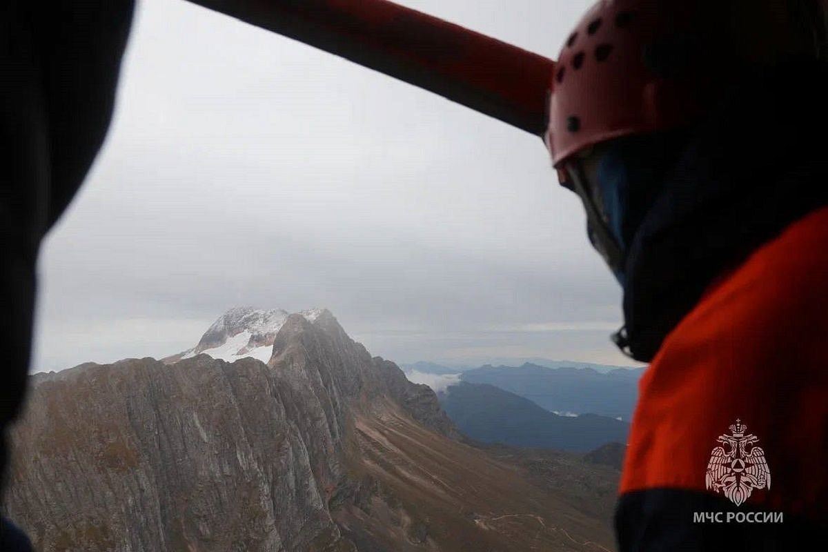 Двое альпинистов сорвались со скалы при восхождении на Фишт в Адыгее. Один из них погиб