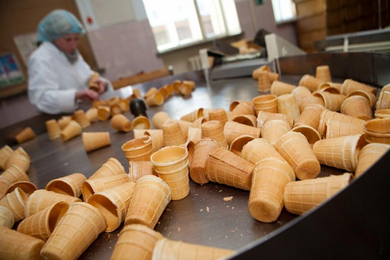 В Кореновском районе построили цех по производству вафельных стаканчиков для мороженого