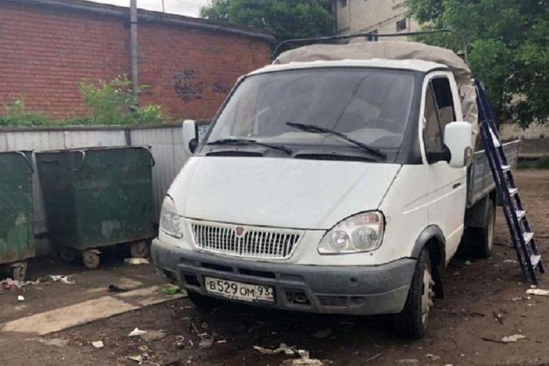 В Краснодаре водителя «ГАЗели» оштрафуют за свалку строительного мусора на контейнерной площадке