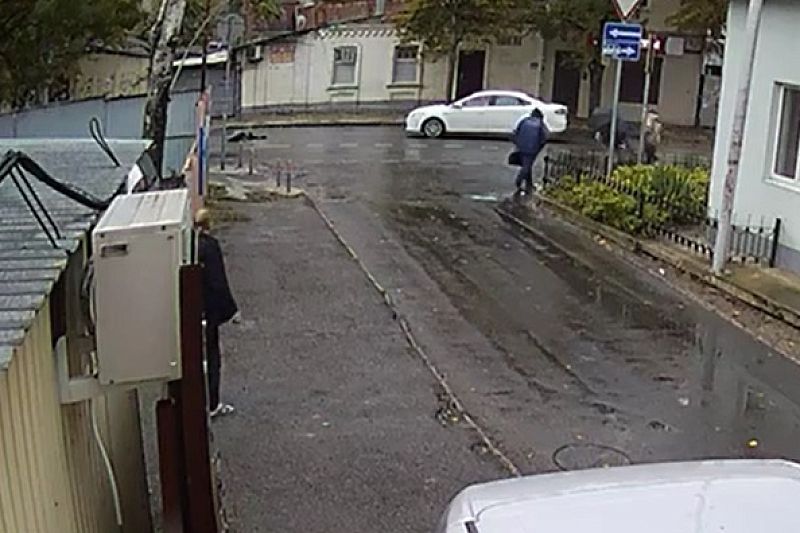 В Краснодаре водитель на «Форде» сбил ребенка на пешеходном переходе