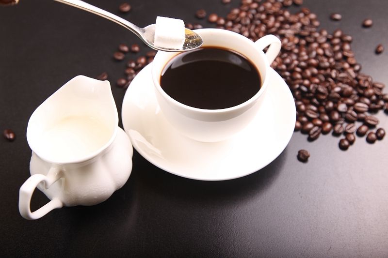 Солонка вместо сахарницы: почему с солью кофе вкуснее и полезнее