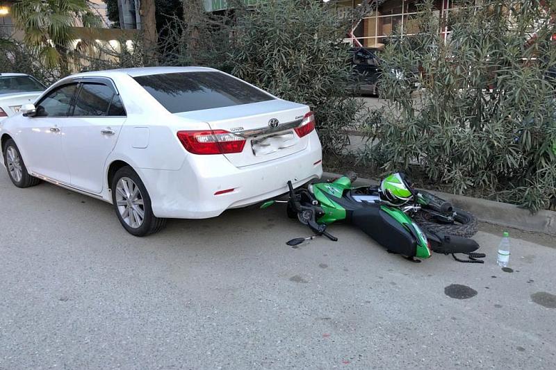 В Краснодарском крае водитель на иномарке сбила подростка на мопеде
