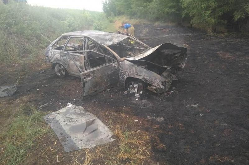 В Краснодарском крае после ДТП загорелась машина. Водитель госпитализирован