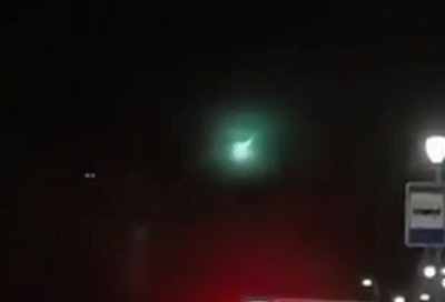 Астероид или часть космического корабля: пролет в небе Кубани загадочного светящегося объекта попал на видео