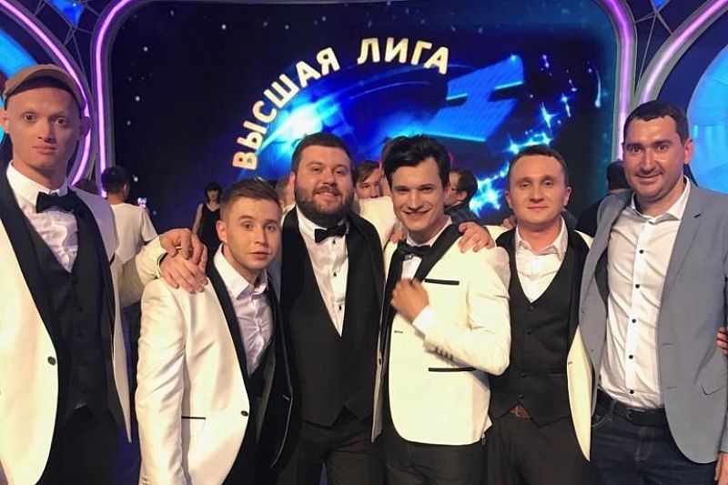 Команда «НАТЕ» из Краснодарского края прошла в полуфинал Высшей лиги КВН