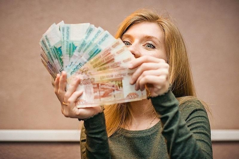 Россияне назвали размер зарплаты для достойной жизни