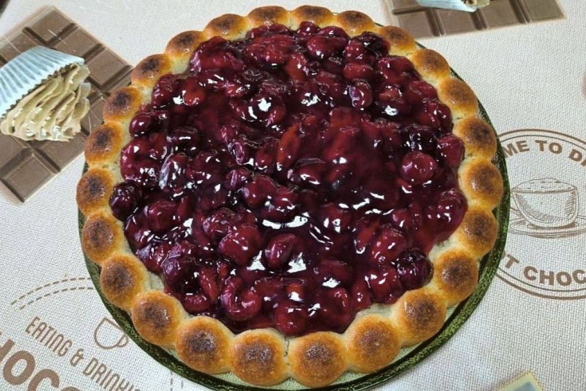 Шоколадный пирог с вишней без яиц и сливочного масла - месим тесто за 5 минут, когда гости уже на пороге