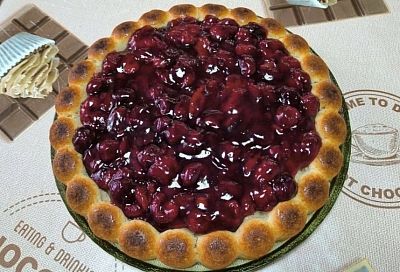 Шоколадный пирог с вишней без яиц и сливочного масла - месим тесто за 5 минут, когда гости уже на пороге