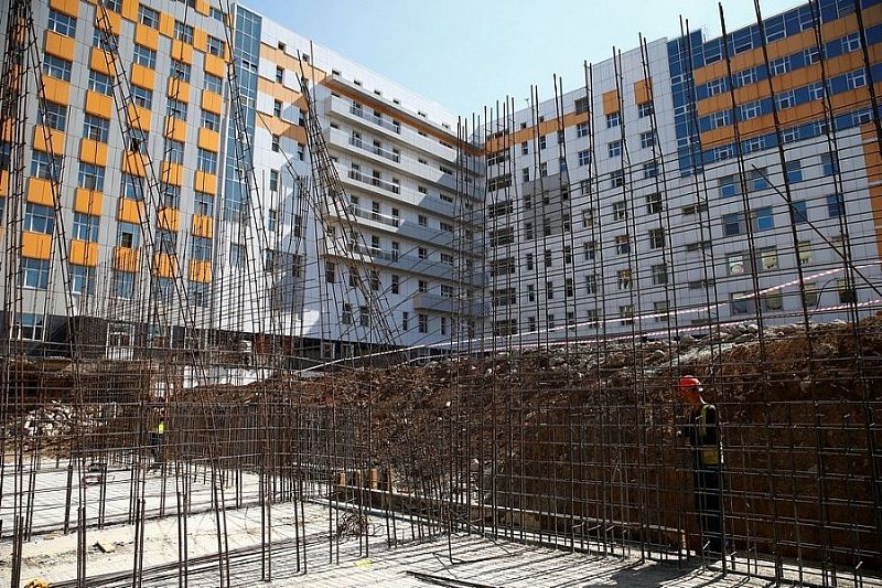 Новый корпус детской краевой больницы в Краснодаре готов на 21%