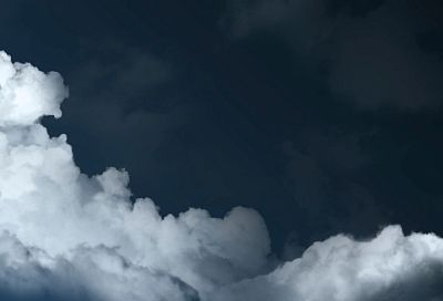 За ночь над 18 регионами России сбили 328 БПЛА