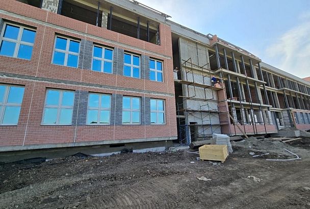 Больше половины работы выполнено при строительстве новой школы в краснодарском поселке Северном 