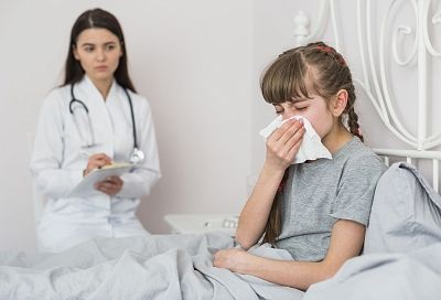 Одними ингаляциями и полосканиями горла ангину не вылечить