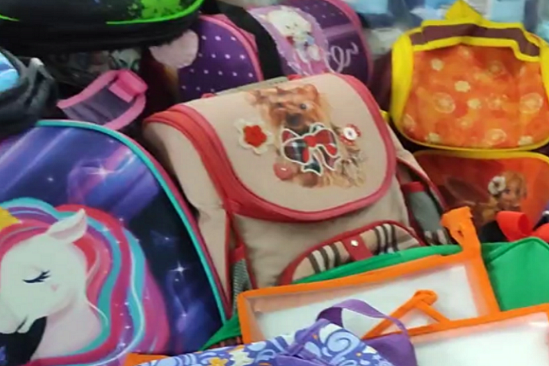 Жители Туапсе отправили школьные подарки юным мариупольцам