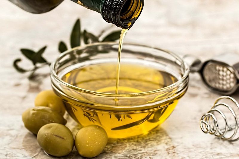 Восемь причин выпивать ложку оливкового масла натощак