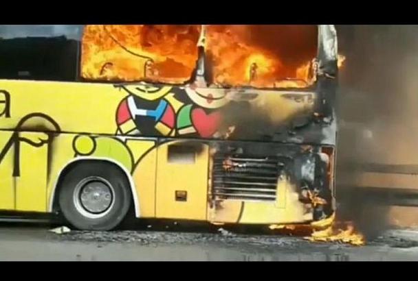 Под Новороссийском загорелся пассажирский автобус