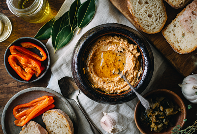 Варю куриную грудку с овощами и через 40 минут получаю паштет нежнее любого магазинного