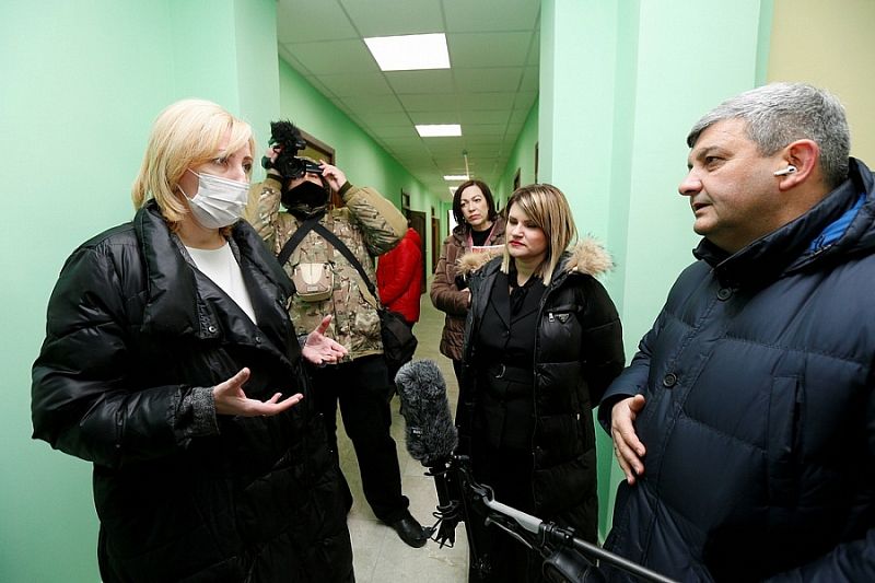 Вице-губернатор Кубани Анна Минькова проинспектировала ремонт социальных объектов в Туапсе