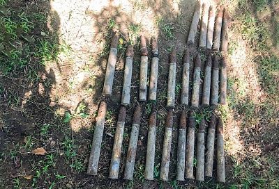 На Кубани станичник откопал в своем саду 25 снарядов времен войны
