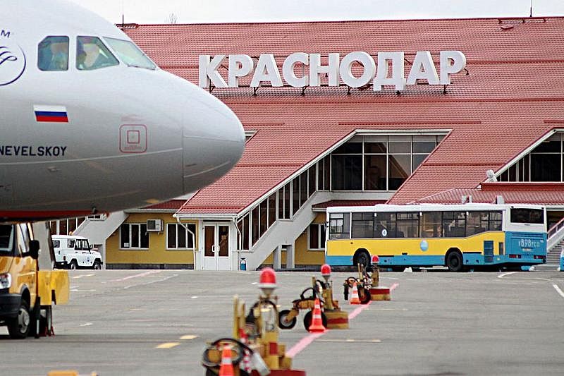 Самолет рейса Ларнака - Самара совершил экстренную посадку в Краснодаре из-за срабатывания одного из датчиков
