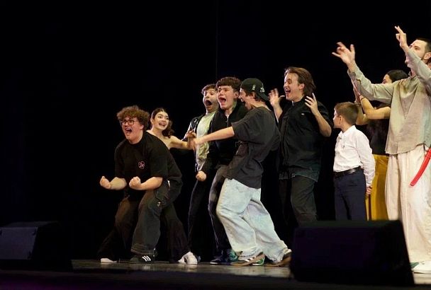 Победителей официальной Кубанской лиги КВН наградили в Краснодаре 