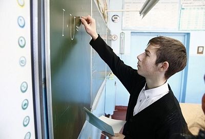 В Краснодарском крае подготовившие стобалльников по ЕГЭ учителя получат по 100 тысяч рублей