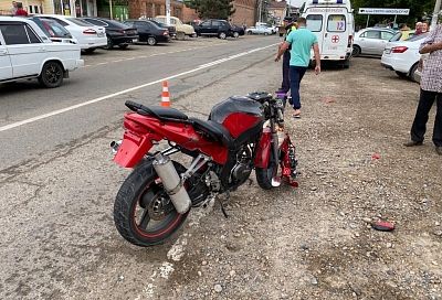 Лишенный прав мотоциклист устроил ДТП в станице Кавказской