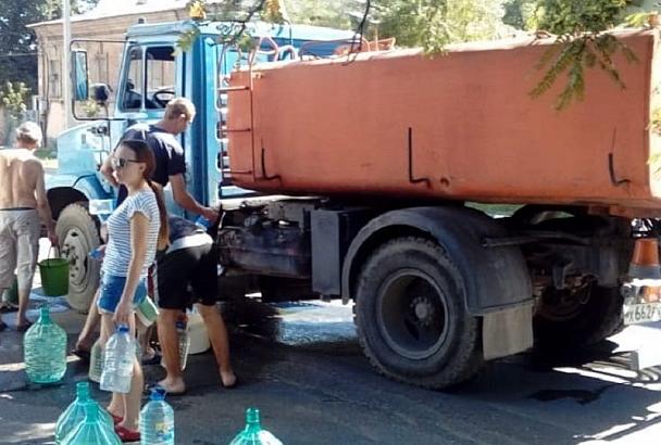 В нескольких районах Новороссийска ввели график подачи воды
