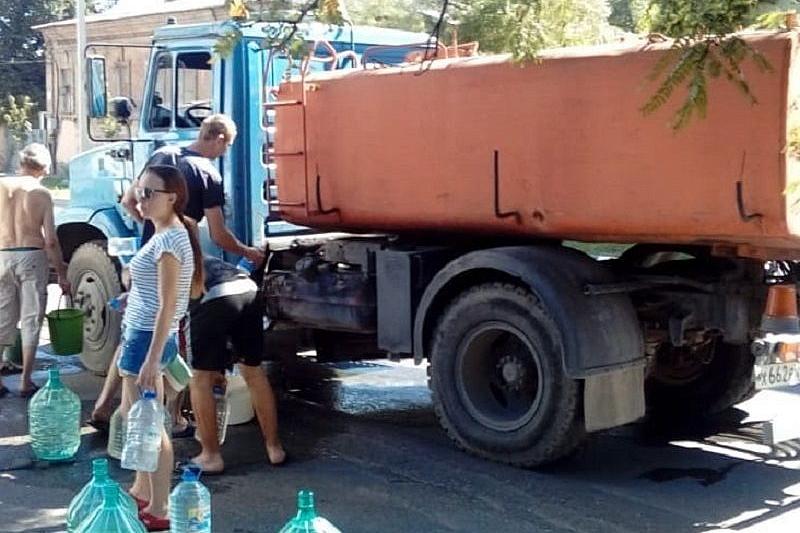 В нескольких районах Новороссийска ввели график подачи воды