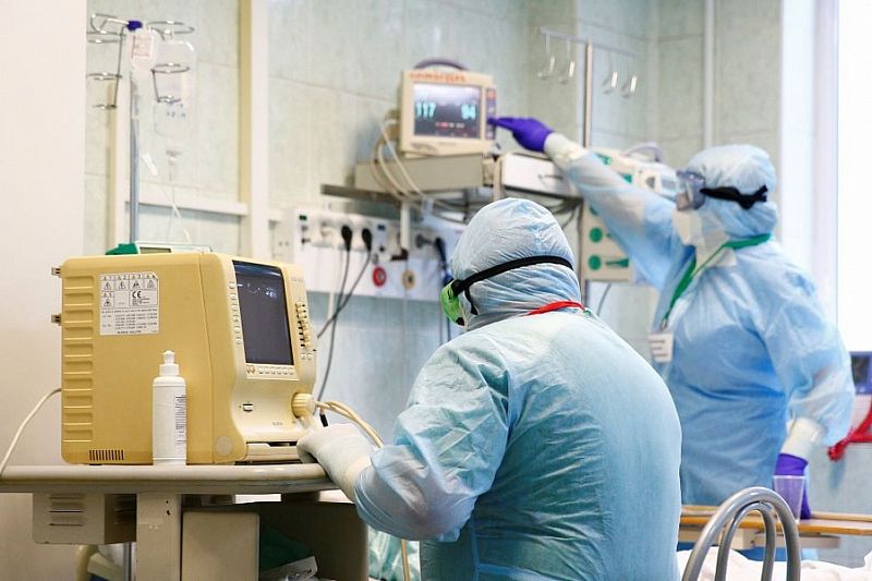 В больницах Краснодарского края за последние сутки скончались 16 человек с COVID-19