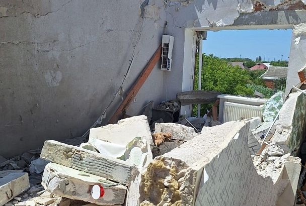 Повреждения после атаки БПЛА зафиксировали в 157 жилых помещениях Приморско-Ахтарска