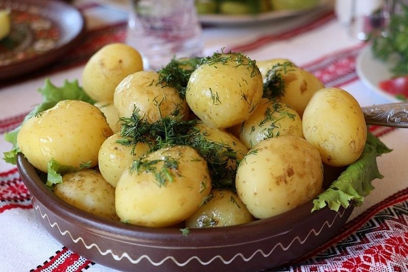 Картофель фигуре не помеха: калорийный овощ можно есть даже на диете!