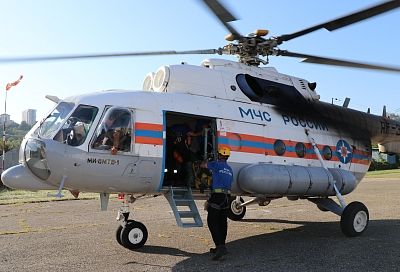 Вертолет забросит еще одну группу спасателей для поиска блуждающего 4 дня в горах Сочи туриста