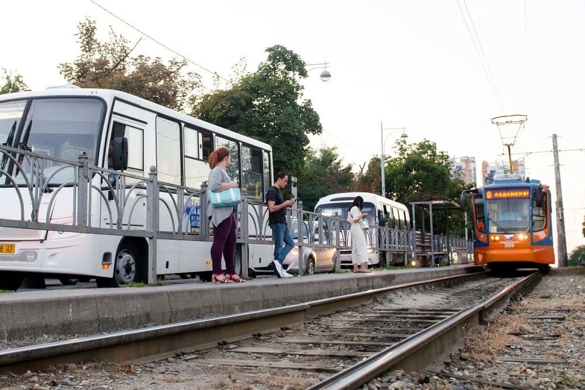 В Краснодаре на День города продлят работу общественного транспорта